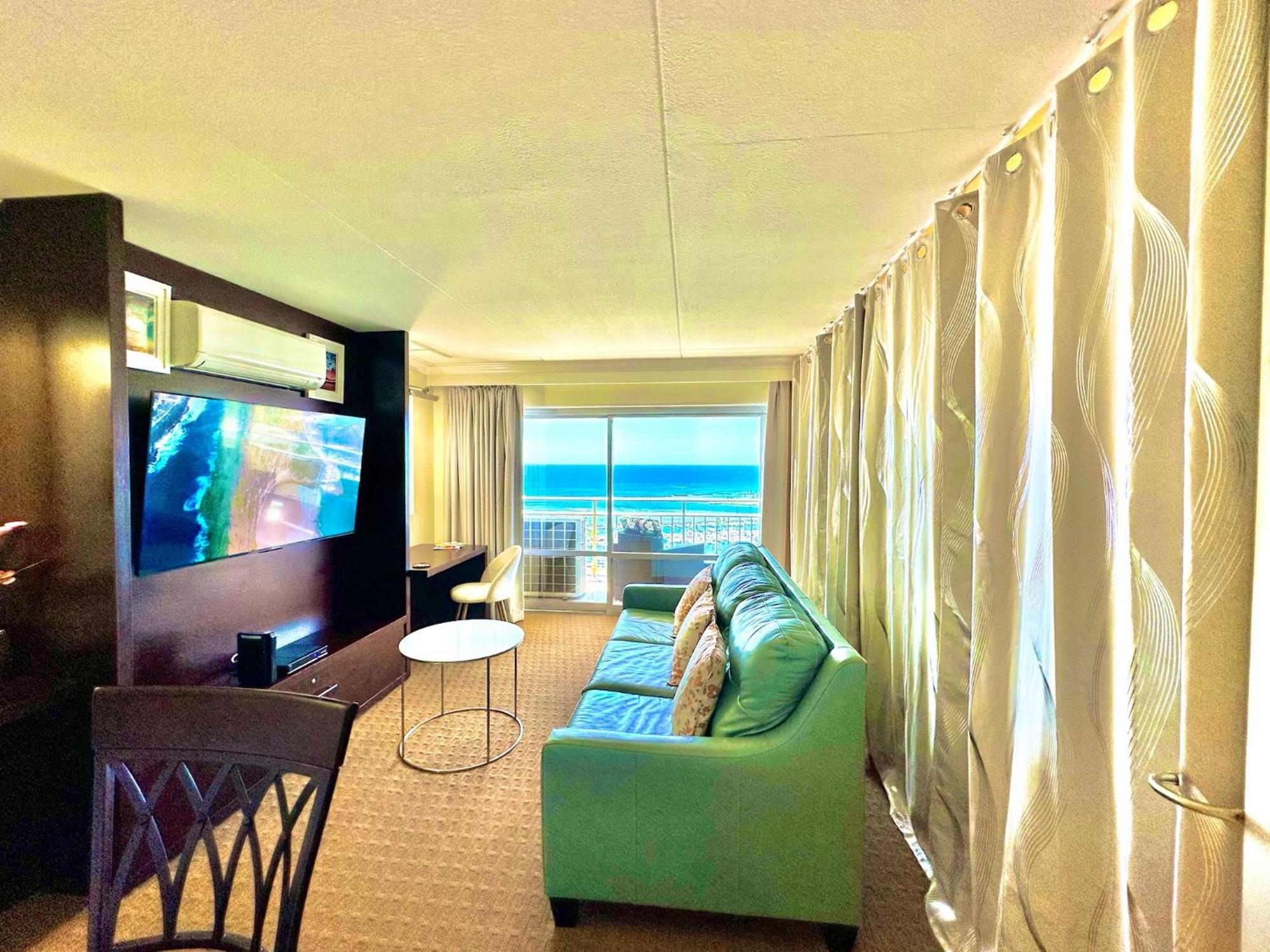 Waikiki Beach Experience! Luxury Oceanview Suite! Χονολουλού Εξωτερικό φωτογραφία