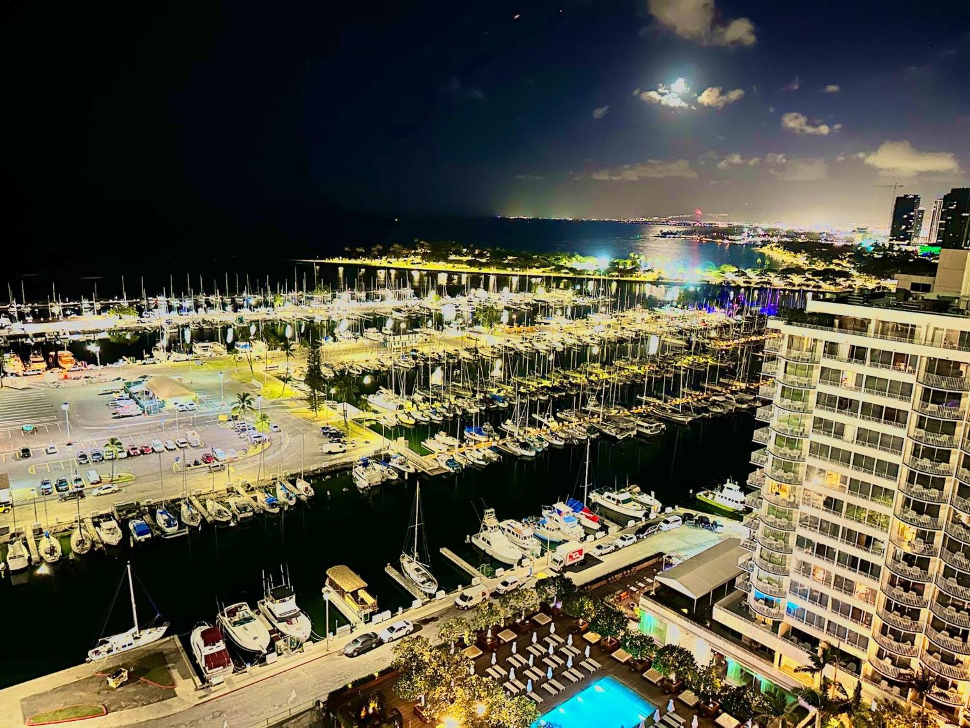 Waikiki Beach Experience! Luxury Oceanview Suite! Χονολουλού Εξωτερικό φωτογραφία